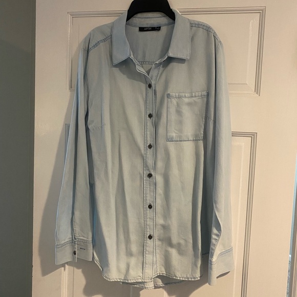 Apt. 9 Tops - Long Sleeve Button Denim Style Shirt
